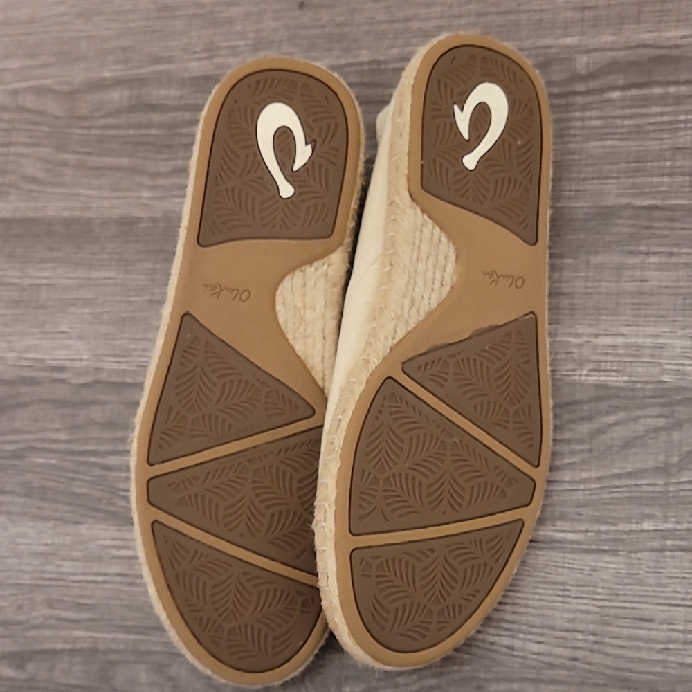 OluKai Cream Espadrilles Natural Fabric Slip-Ons - Picture 6 of 6
